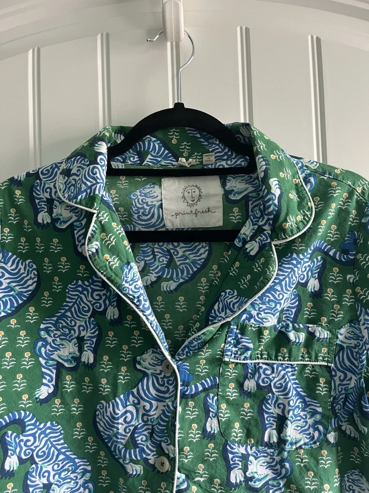 Conjunto de 2 pijamas de algodón orgánico estampado Fresh Tiger Queen verde jade Foto 3 de 4