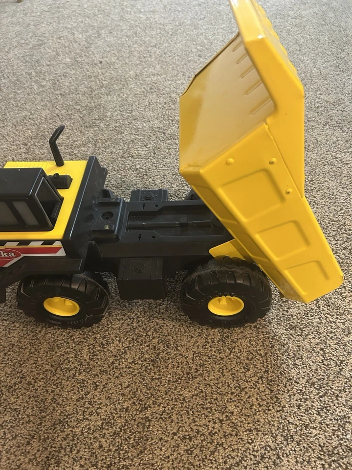 Tonka Mighty Dump Truck Pressed Steel #354 XMB-975 Plastic Wheel - Image 3 of 4