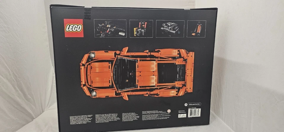 LEGO TECHNIC: Porsche 911 GT3 RS (42056) Foto 2 de 4