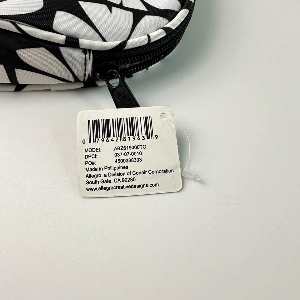 Basics Small Makeup Bag NWT 7 in By 4.5 in - Image 2 of 4