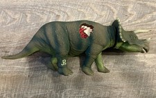 JP Jurassic Park Triceratops Green Action Figure Dinosaur with Wound Feature