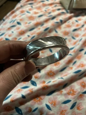 Silver Costume Jewlery Braclet Not Real