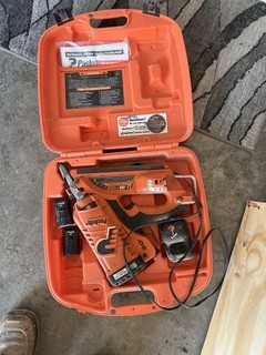 Paslode 30 Degree framing nailer with 2 Batteries Charger In Case CF325 Li