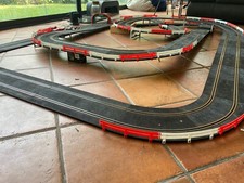 Pista Ninco, 16 metri, buono stato, 6+ configurazioni, 4 macchine, N-Scorer.