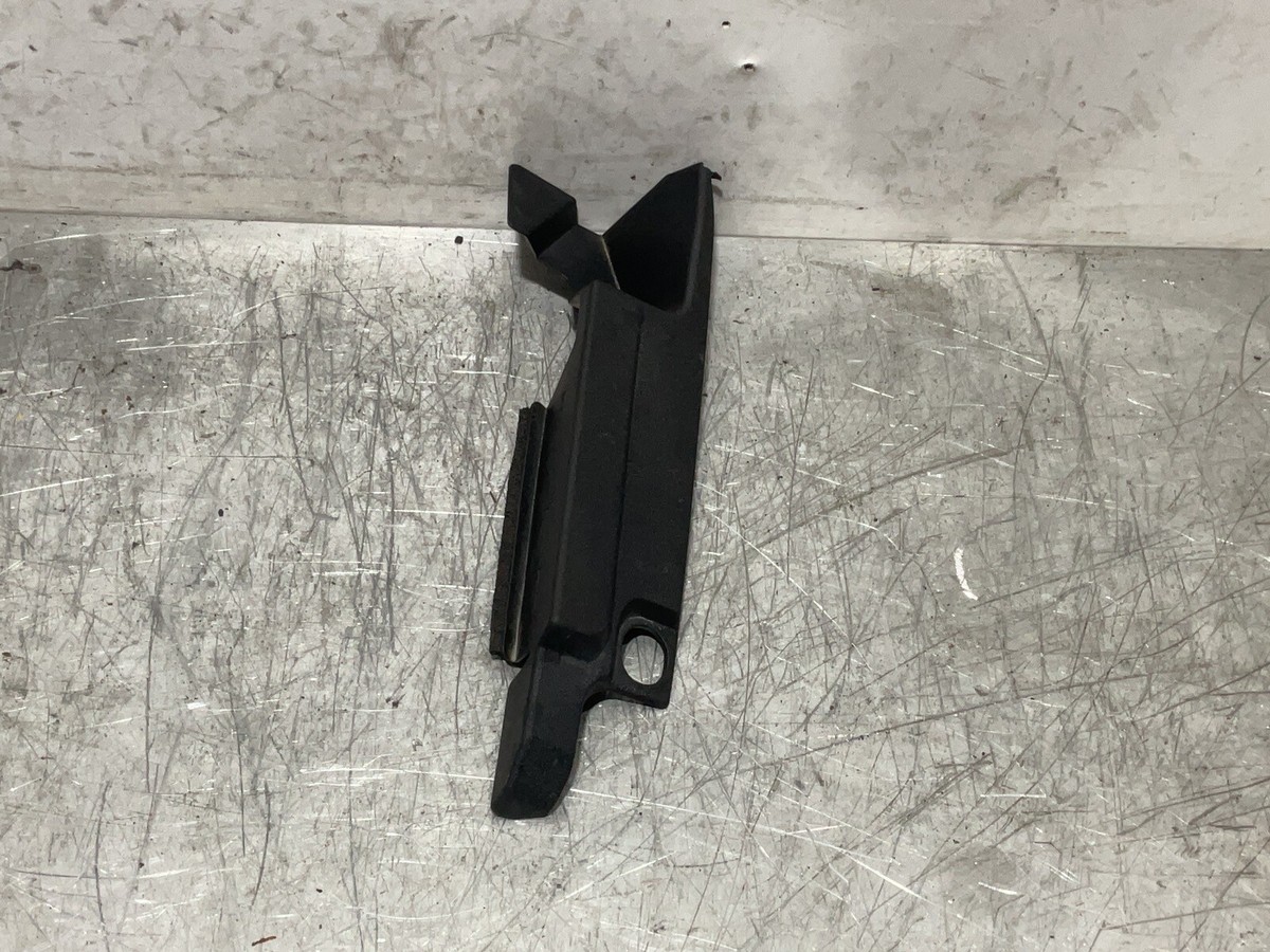 TOYOTA COROLLA E21 2021 FRONT LEFT WING TRIM 53826-02150 OEM 2018  