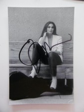 Emmylou Harris autograph signed 10x15 cm picture B/W