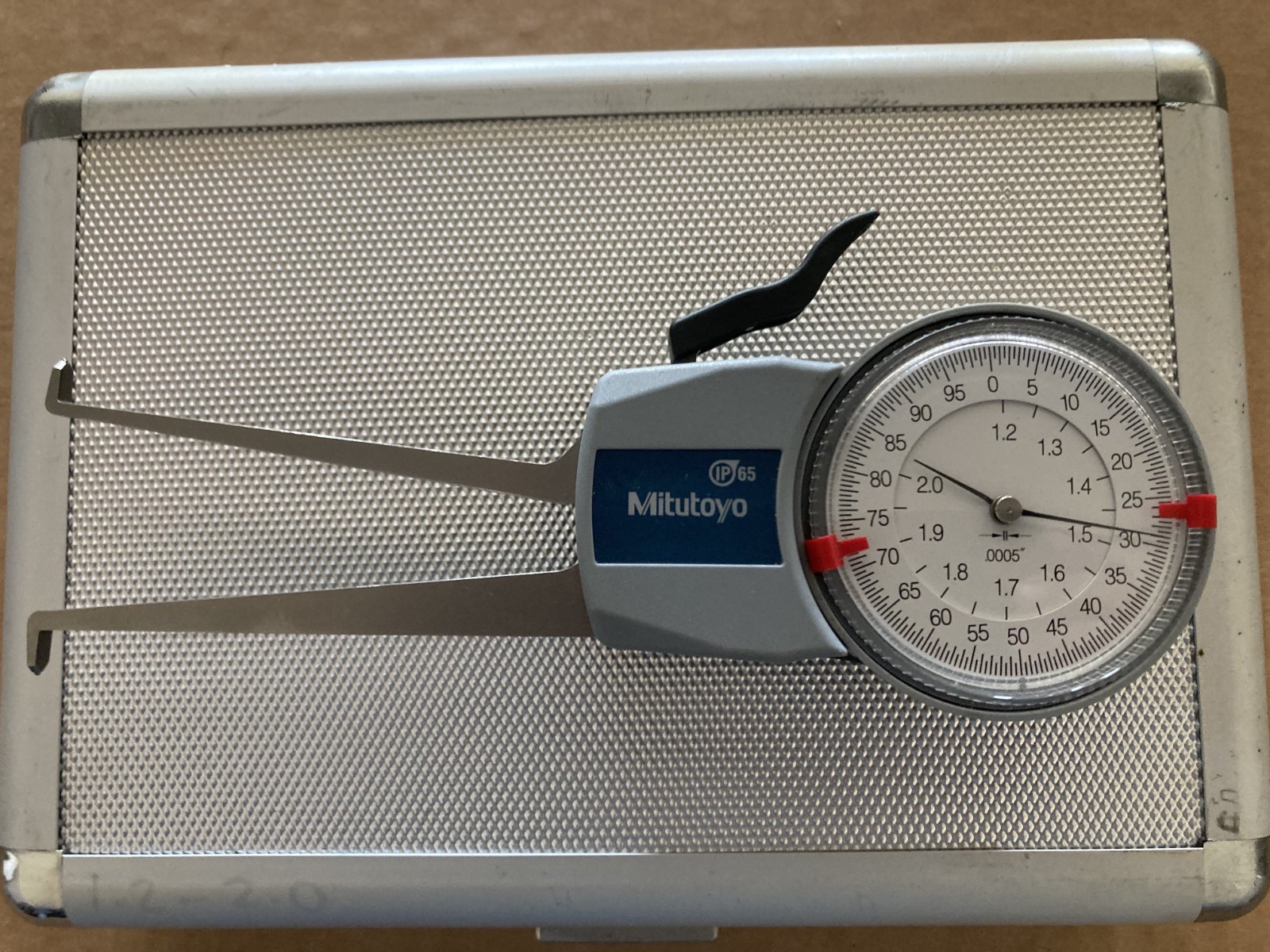 MITUTOYO  Caliper  NO  209-335   1.2 - 2.0" CALIPER .0005 " + CASE