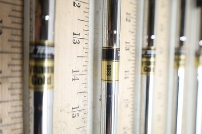 Shafts Dynamic Gold S300 - Fer, Acier, Flex Rigide - Lot De 8, Embouts 0.355" - Occasion