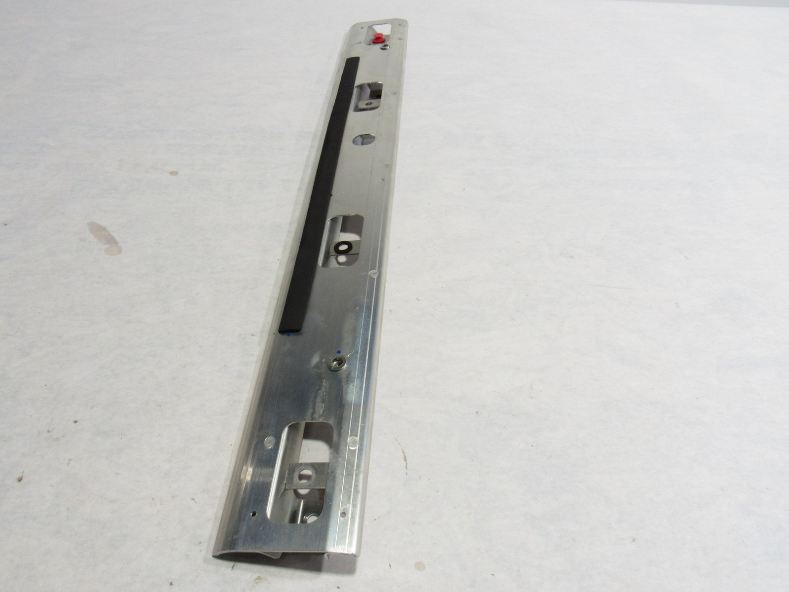18-21 Aston Martin Vantage 2019 Left Interior Sill Bracket Mount Support :O