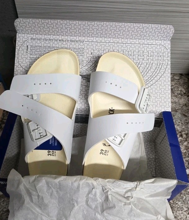 Nwt Women's Birkenstock Arizona White EU 39 Sz 8
