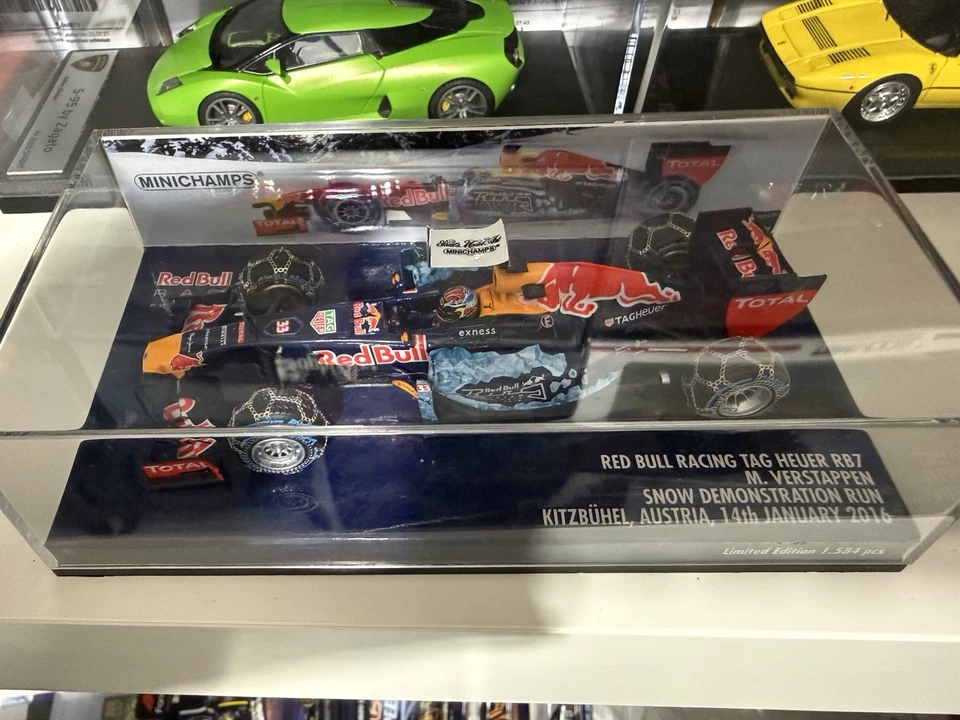 Max Verstappen 1:43 Red Bull RB7 Snow Demonstration Run 2016 410169933 Kitzbuhel Foto 2 de 4