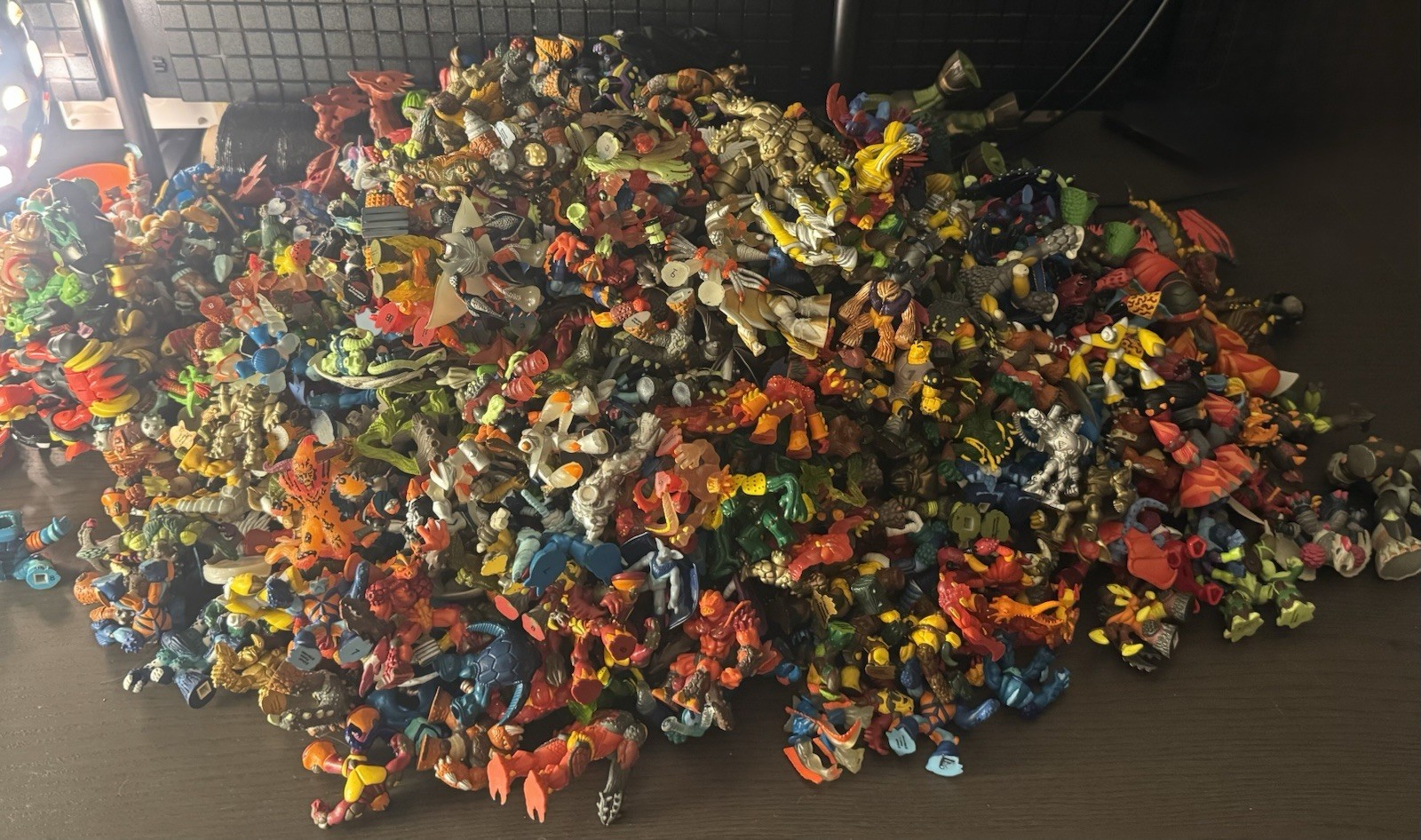 Lotto misto 700+ action figure gormiti, personaggi di varie serie