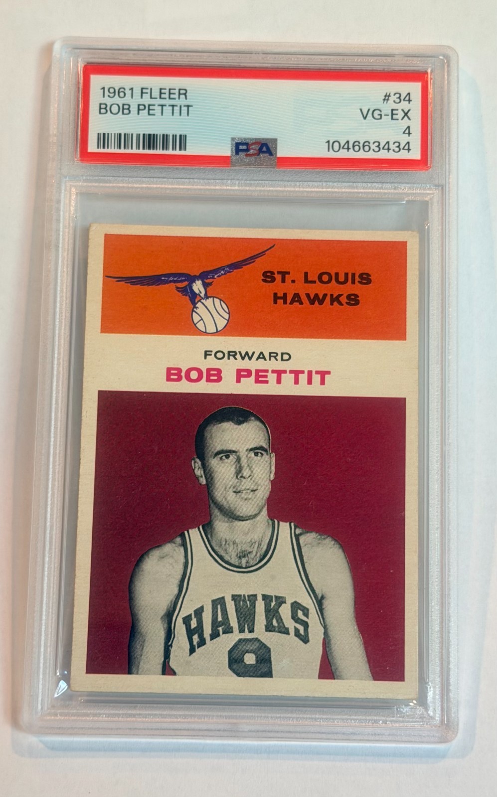 1961-62 Fleer - Bob Pettit #34 ST. LOUIS HAWKS HOF PSA 4 - VG/EX