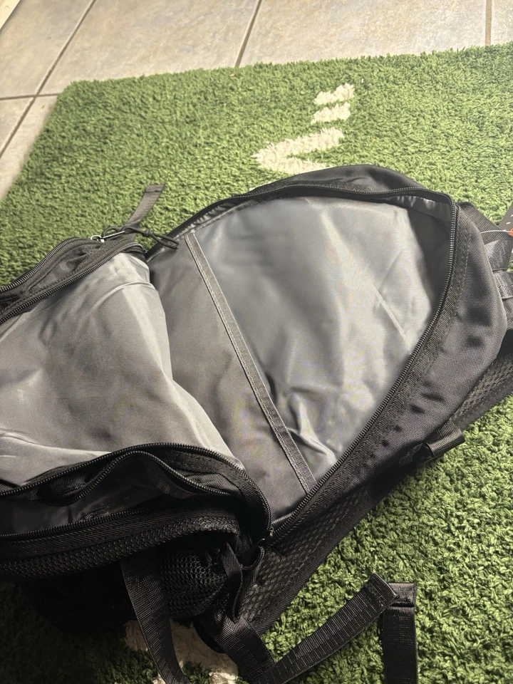 Mochila Supreme negra Foto 4 de 4