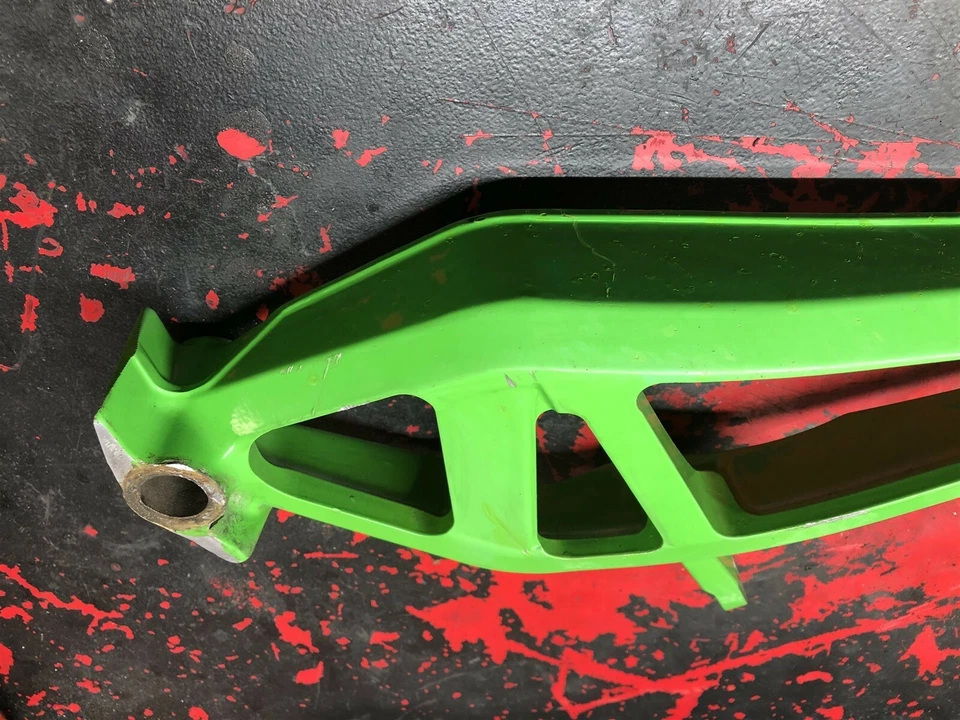 Husillo izquierdo Arctic Cat ZR 6000 R XC 4000 XF 8000 9000 12 13 14 15 16 17 18 OEM Foto 2 de 4