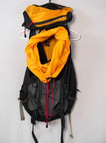 Marmot Scree Backpack Outdoor Hiking Camping Travel Yellow Black - Imagen 1 de 20