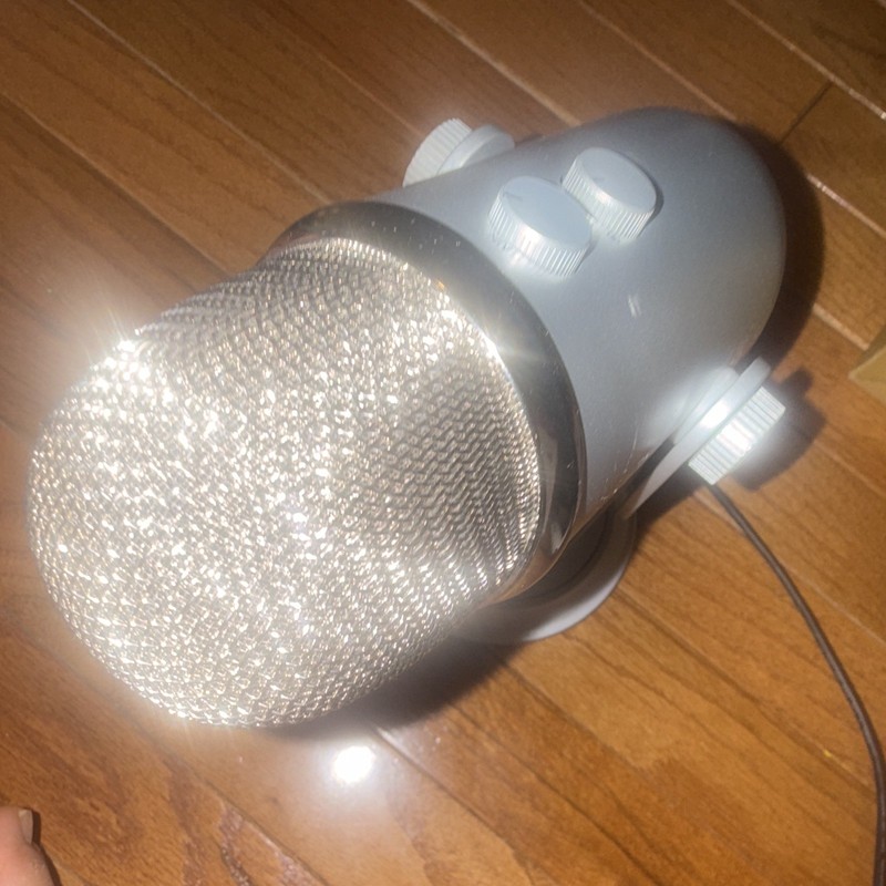 Blue Yeti USB Desktop Condenser Microphone Mute Button Adjustable Stand Silver