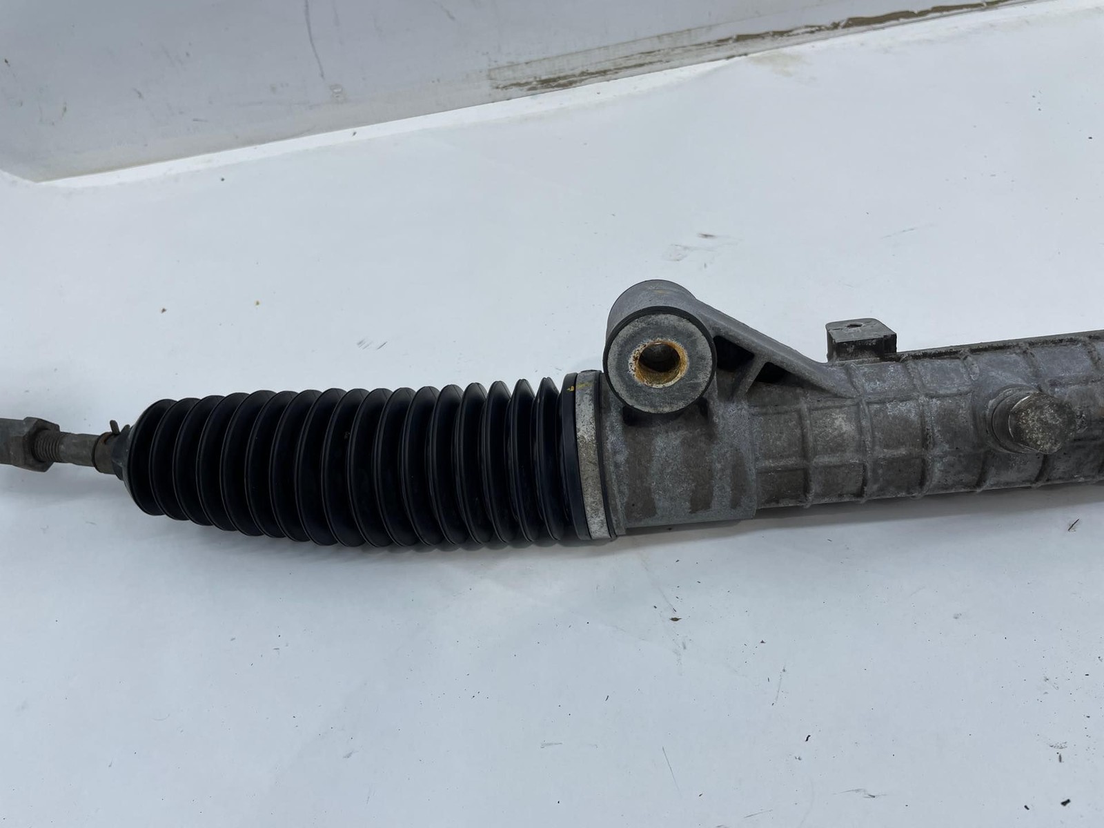 2014 Maserati Quattroporte S Rack & Pinion Stear Gear & Tie Rod End 06700367180