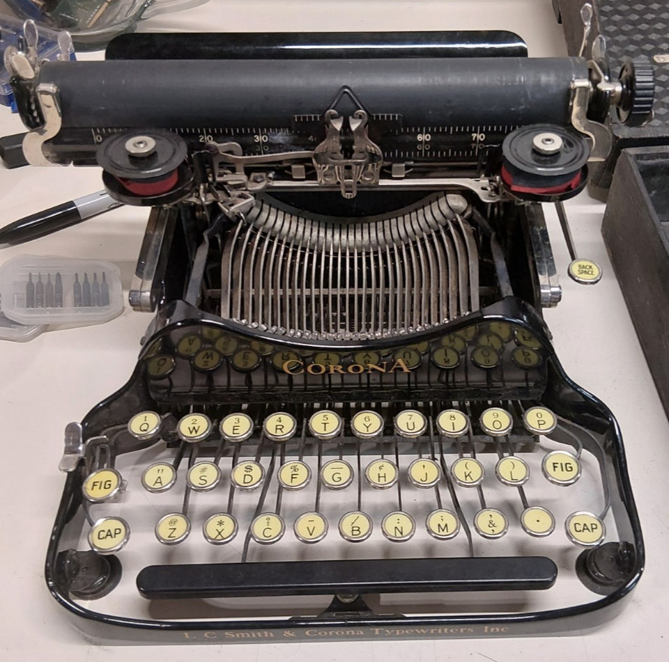 Vintage Antique Corona Portable No. 3 Folding Typewriter w/ Original Case