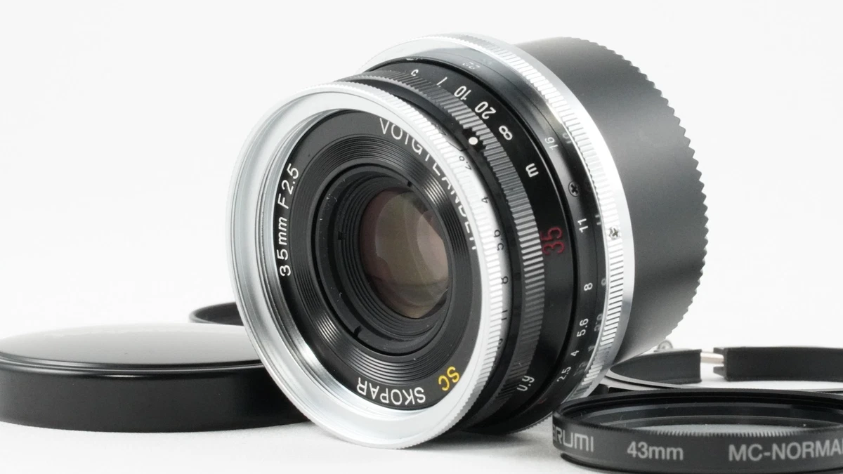 Voigtländer Camera Lenses 35mm Focal f/2.5 Maximum Aperture for