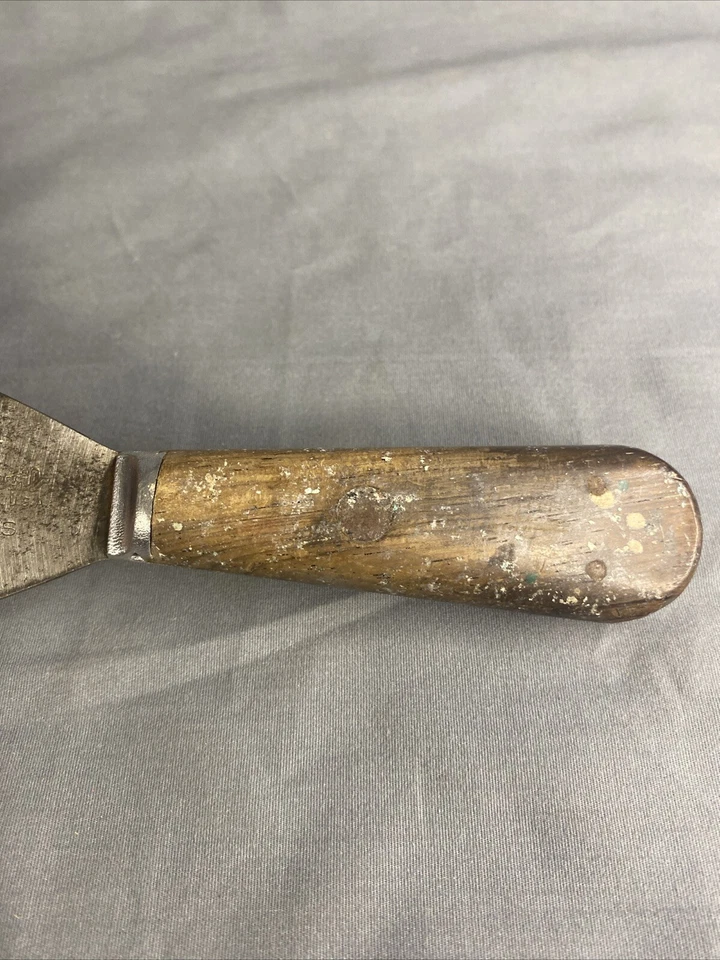 Vintage Red Devil Putty Knife Scraper Wood Handle Brass Pins USA 3” P1 3S - Image 3 of 4