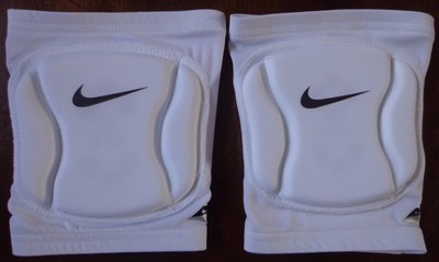 nike essential knee pads
