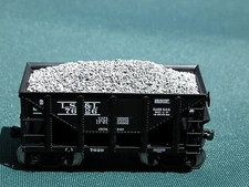 Hay Brothers ROCK / CHUNK LIMESTONE LOAD - Fits WALTHERS MICHIGAN 24' Ore Cars