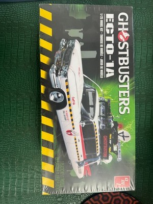Ghostbusters ECTO 1A モデルキット 1/25 s-l400.jpg
