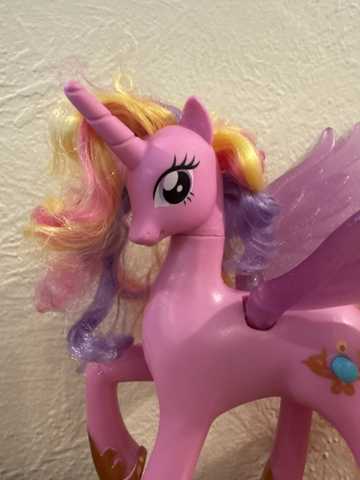 My Little Pony Talking PRINCESS CADENCE wedding  day Wings Light Up G4 Cadance - Image 3 of 4