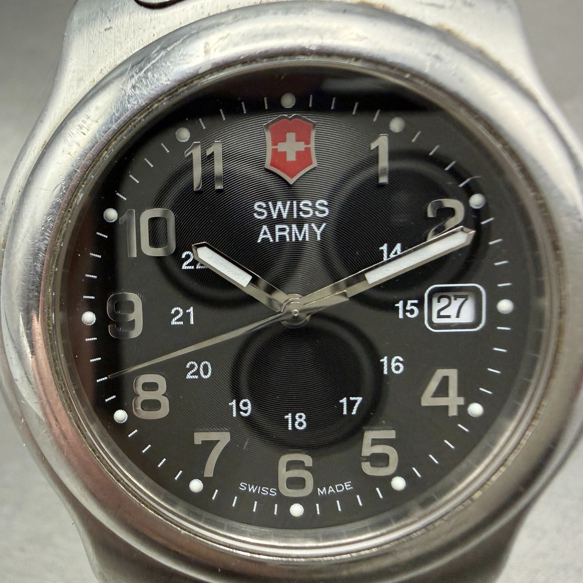 Victorinox Swiss Army Watch Men 40mm Black Dial Silver Date Round 