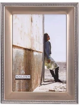 international designs malden 5"x7" gold tone horizontal or vertical frame new.