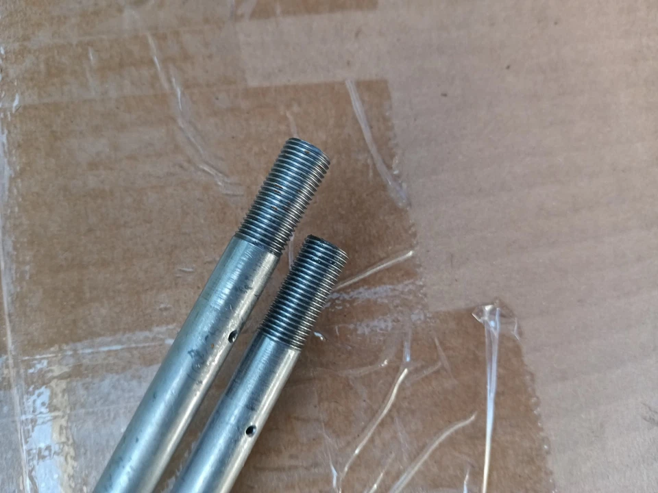 Horquillas delanteras varillas y pistones 51480-ML3-681 para Honda CR 250R 1989 usado Foto 4 de 4