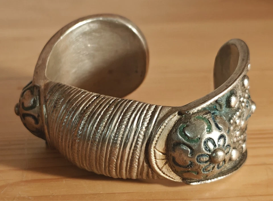 Pulsera de plata billón del período otomano tardío, algo dorado + esmalte, ponible Foto 3 de 4