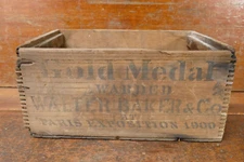 1900 Antique Chocolate Gold Medal Walter Baker & Co Dovetailed Wood Crate Box 