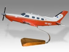 Piper PA-46 Malibu Mirage Desk Wood Airplane New Model Large Scale 1/32