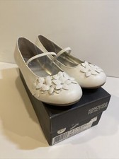 Kenneth Cole Reaction Re-Tap Girls White Flats Slip-On With Strap Size 3.5