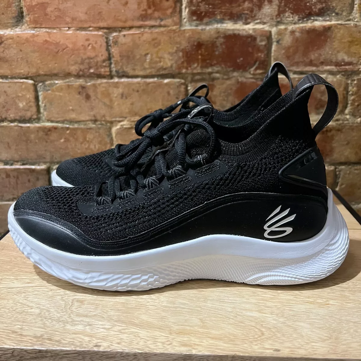 NEW Under Armour Curry Flow 8 Black Basketball Shoes Men s Sz 7.5 Women s Sz 9