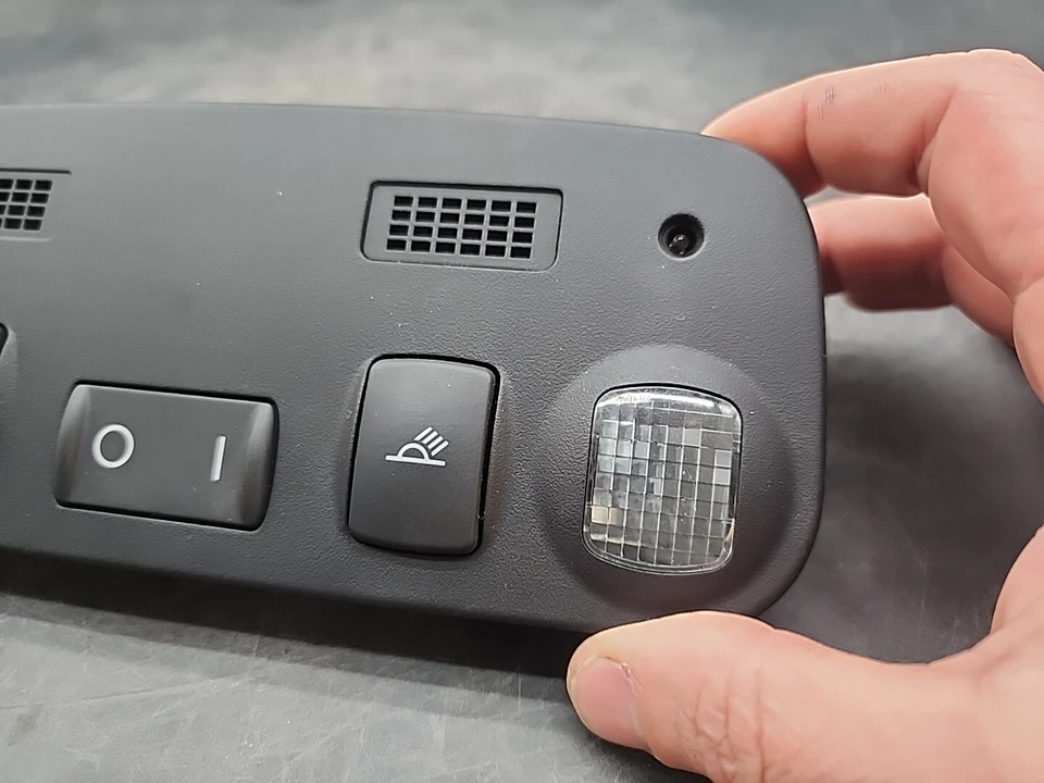 Audi S4 2005 luz interior de lectura superior Q2-330 -8H0947111 k Foto 4 de 4