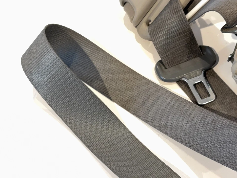 Retractor cinturón seguridad delantero conductor 2006-08 Ram 1500 2006-09 2500 3500 mega cabina D5 Foto 3 de 4