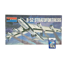 1/72 MONOGRAM B-52 STRATOFORTRESS + SAC METAL...
