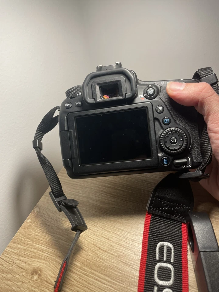 Canon EOS 80D 24.2 MP DSLR Camera - Body Only - Image 3 of 4
