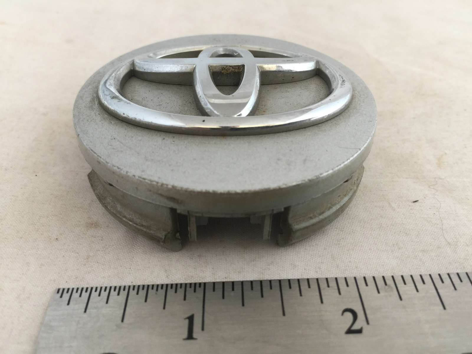 OEM Toyota Corolla Venza Solara Sienna Wheel Center Hubcap Hub Cap OE