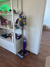 Dyson V8 Stick Vacuum Cleaner - Silver/Nickel (400473-01)