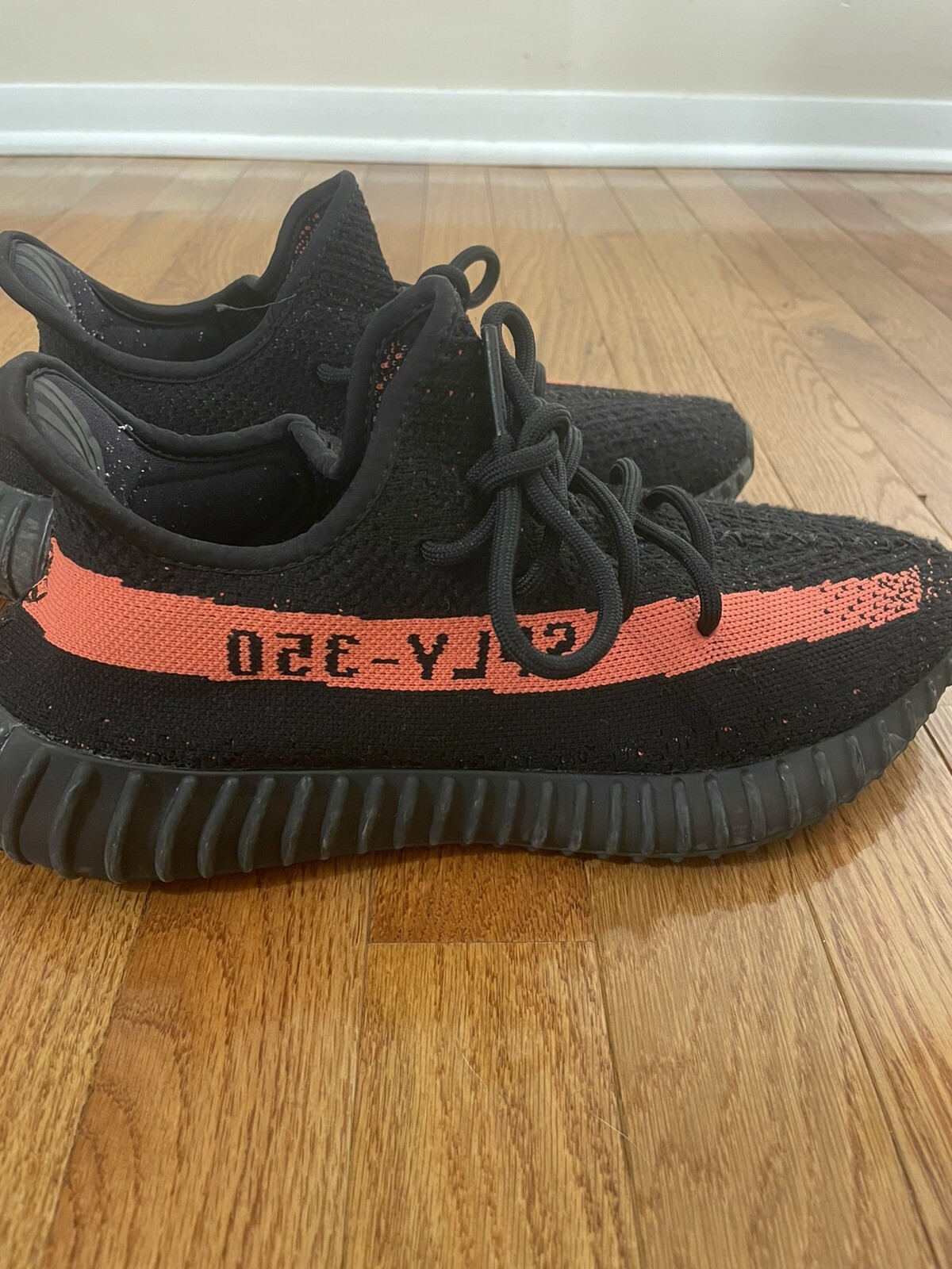 yeezy boost 350 red stripe