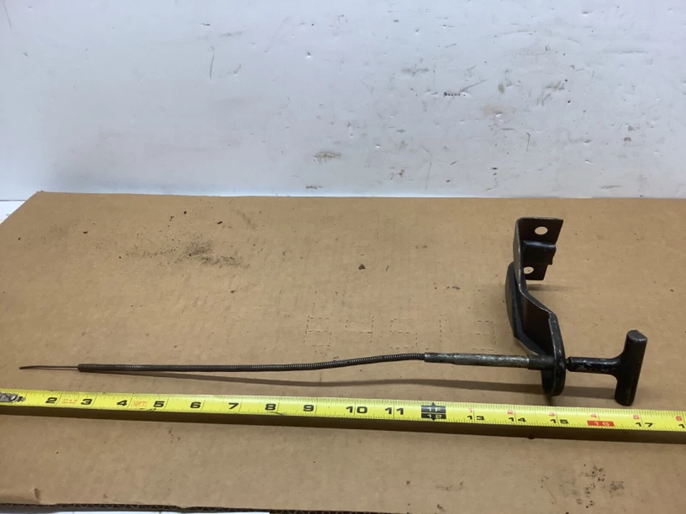 63-66 C2 Corvette conjunto de liberação de capô com suporte original GM Survivor fabricante de equipamento original - Imagem 4 de 4