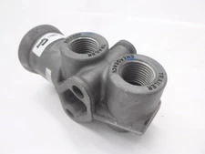 Bendix TP-3 Tractor Protection Valve 279000 T-243850