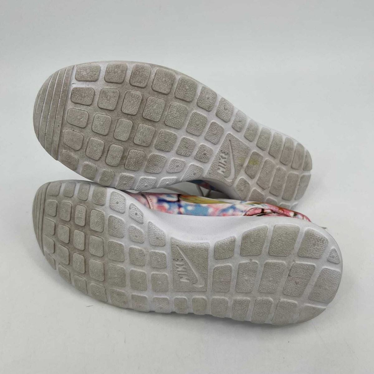 nike roshe run cherry blossom price