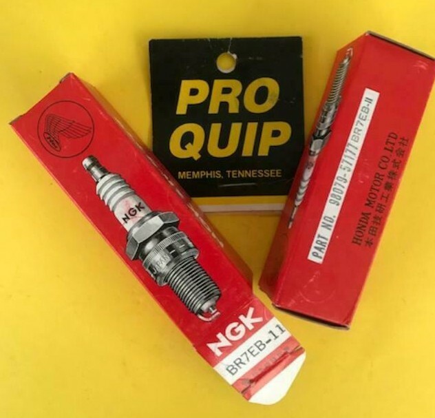 ♪♪^^ ♪♪ Honda OEM 2 each Spark Plug 98079-5177 BR7eb-11 NEW old Stock
