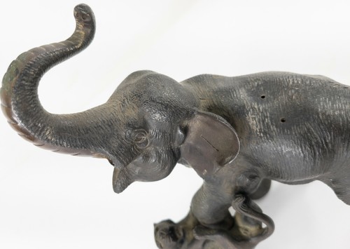 Antique Japanese Meiji Style Signed Elephant and Tiger Okimono Group - 第 7/11 張圖片