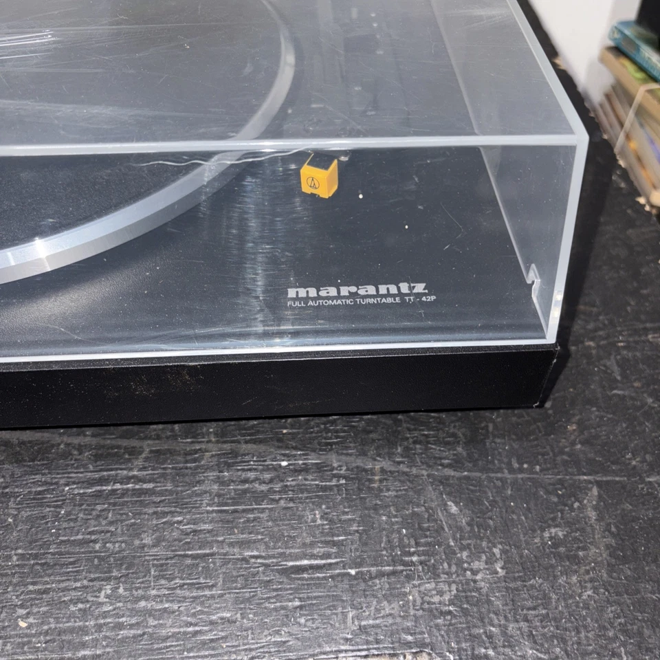 Tocadiscos/Reproductor de discos Marantz TT42P/u1b con fono-preamplificadores integrados Foto 3 de 4
